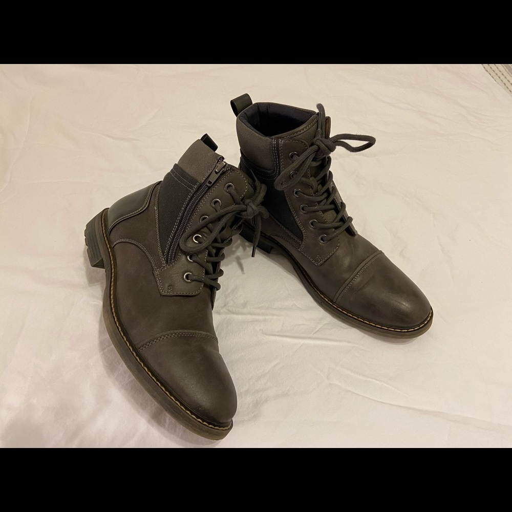 Men’s Gray boots size 8.5 US. Very Good Condition. - Picture 3 of 3